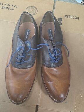 Two Tone Derby